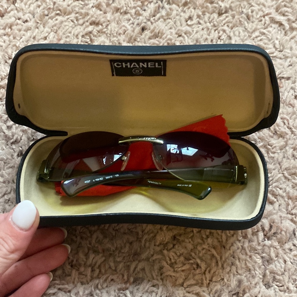 CHANEL sunglasses
